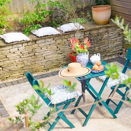 Bright & Beautiful Open Plan Coach House Painswick Exterior foto